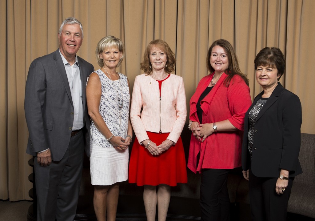 Michael Butler (WICC ON Gala Event Co-chair), Laurel DiMaso (WICC ON Gala Event Committee Member), Pamela Fralick (National President and CEO, Canadian Cancer Society), Marilyn Horrick (WICC ON Board Co-Chair) and Kim Hrycko (WICC ON Treasurer)